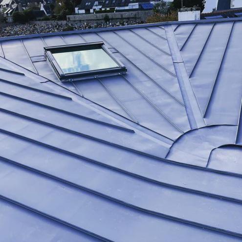 Couverture ardoises naturelles et zinc centre-ville de Fouesnant