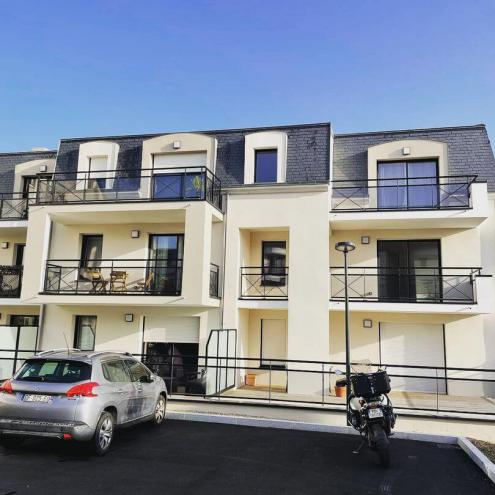 Couverture ardoises naturelles et zinc centre-ville de Fouesnant