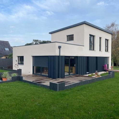 Pose d'un bardage en aluminium sur une maison à Quimper